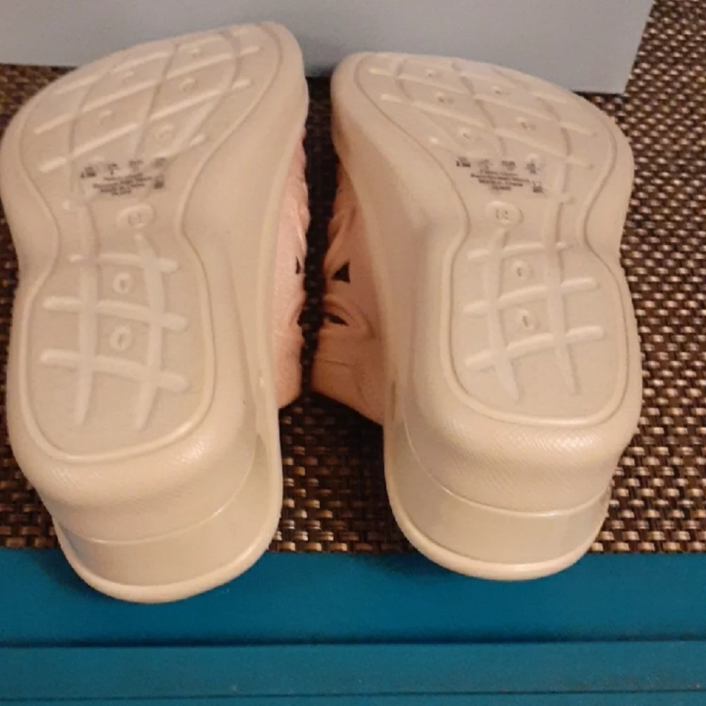 bzees susie wedge sandal  brand new in box  8 1/2 w - Picture 4 of 6